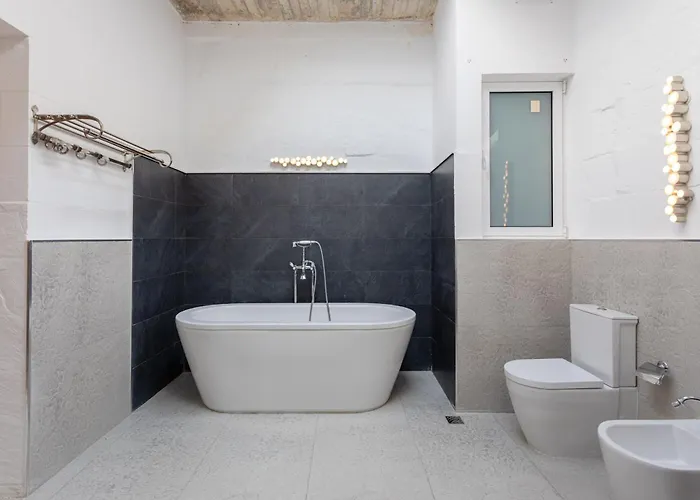 Bnbnova - Historic Penthouse Apartamento *