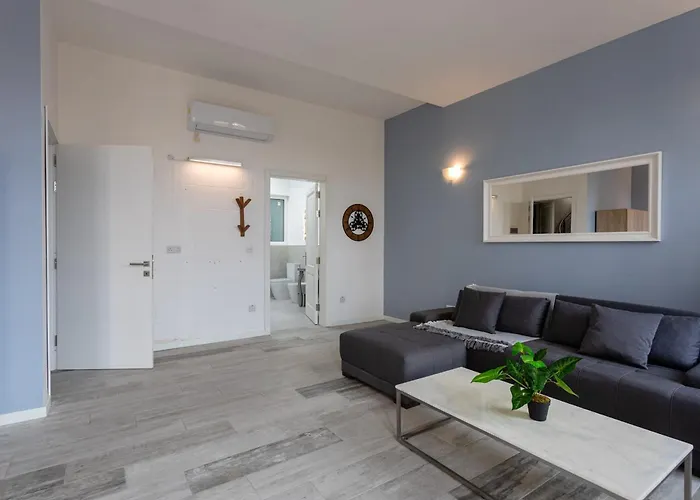 Bnbnova - Historic Penthouse Apartamento *