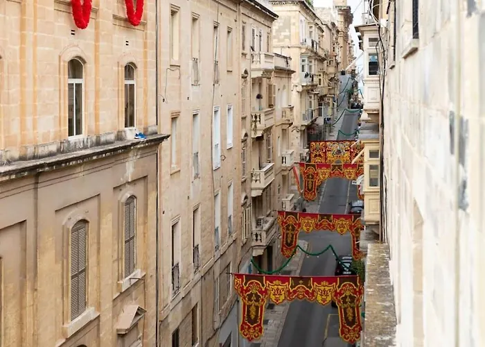 Bnbnova - Historic Penthouse Valeta